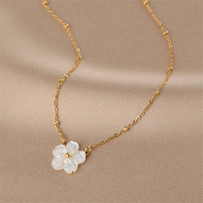 Colar Feminino -Flor de Neve