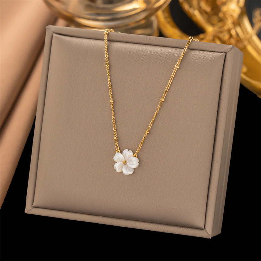 Colar Feminino -Flor de Neve