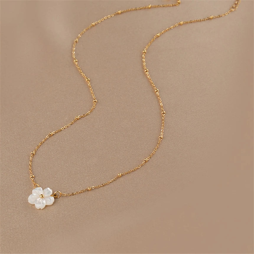 Colar Feminino -Flor de Neve